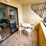 Апартаменты Castle Harbour 1 Bedroom Pool View C112 Лос Кристианос