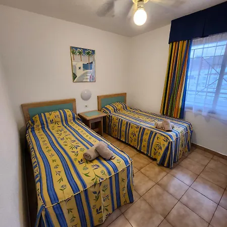 Castle Harbour 1 Bedroom Pool View C112 Лос Кристианос