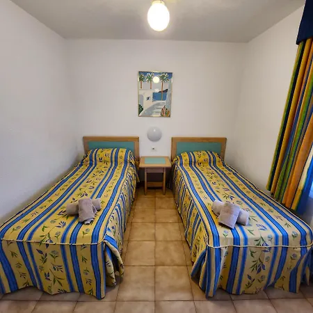 Castle Harbour 1 Bedroom Pool View C112 아파트 로스크리스티아노스